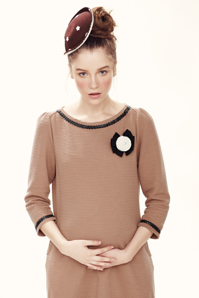 38周肉粉色時(shí)尚典雅連衣裙