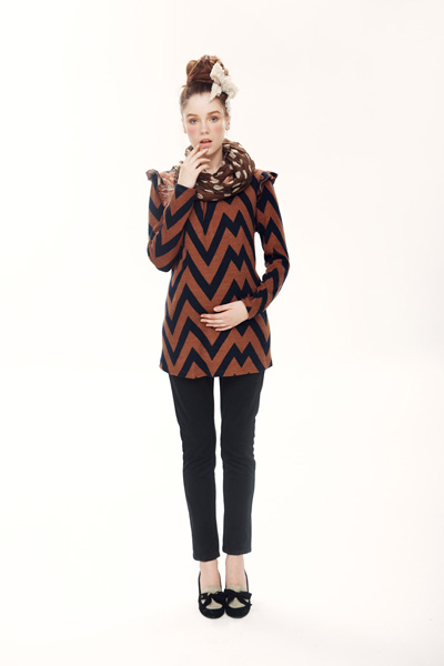 38周黑色條紋修身上衣