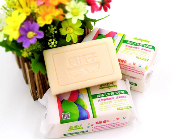 倆孩子?jì)胗變簩?zhuān)用洗衣皂
