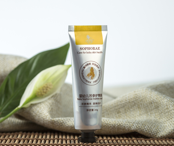 小貝樂嬰幼兒苦參護(hù)臀膏.jpg 小貝樂嬰幼兒苦參護(hù)臀膏.jpg