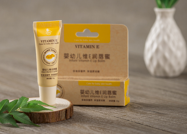 小貝樂嬰幼兒維E潤(rùn)唇蜜.jpg 小貝樂嬰幼兒維E潤(rùn)唇蜜.jpg