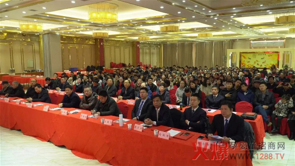 ����Դ��I(y��)2017�꿂�Y(ji��)���(hu��)�߽��Sʮ����c��A�M(m��n)��Ļ