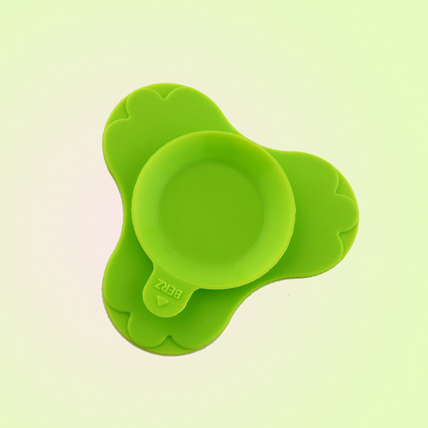 貝氏兒童碗硅膠吸盤防摔防燙工具綠色.jpg 貝氏兒童碗硅膠吸盤防摔防燙工具綠色.jpg