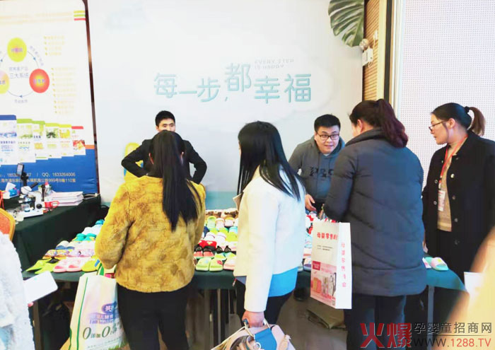 ÿһ�������Ҹ���ĸ�����۷������վ�����չ����Ҹ�����ͯЬ���ʱ��F(xi��n)�A������