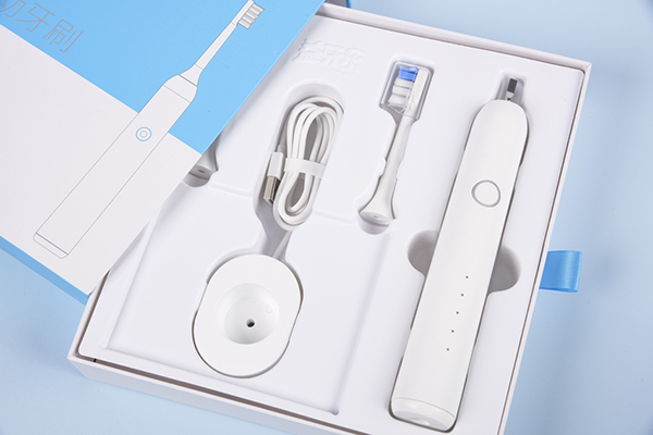 益牙樂聲波電動(dòng)牙刷產(chǎn)品展示 (1).jpg