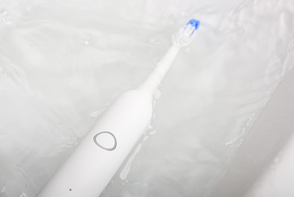 益牙樂聲波電動(dòng)牙刷產(chǎn)品展示 (2).jpg