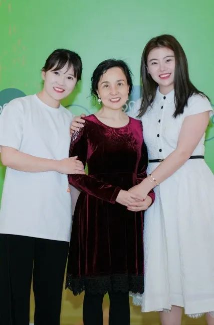 嘉賓留影簽到1.jpg 嘉賓留影簽到1.jpg