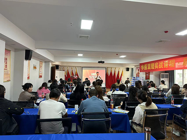 親博士2023母嬰健康大會河南站2.jpg 親博士2023母嬰健康大會河南站2.jpg