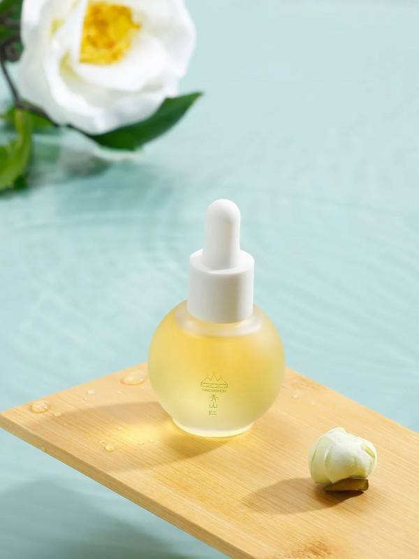 青山紅嬰兒護(hù)膚茶油產(chǎn)品展示.jpg 青山紅嬰兒護(hù)膚茶油產(chǎn)品展示.jpg