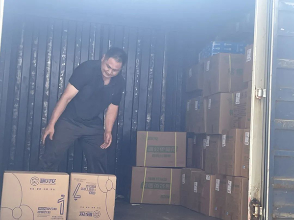 施貝安捐贈(zèng)物資馳援涿州4.jpg 施貝安捐贈(zèng)物資馳援涿州4.jpg