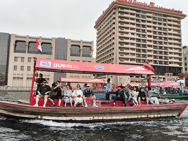 珍紐倍優(yōu)秀經(jīng)銷商迪拜團建之旅2.jpg 珍紐倍優(yōu)秀經(jīng)銷商迪拜團建之旅2.jpg