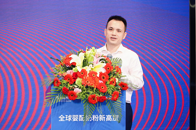 高培總裁伍蘇國(guó).jpg 高培總裁伍蘇國(guó).jpg