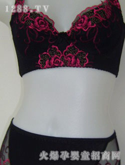 ��һ�c�{(di��o)���̓�(n��i)�º�ɫ