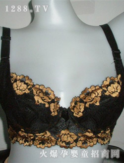 ��һ�c�����̓�(n��i)�º�ɫ