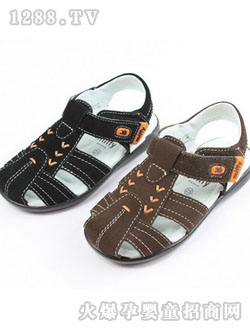 ͯԒ������ɫ�к���Ь