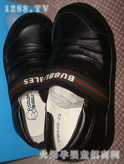 ���ݺ�ɫ��ͯ���eƤЬ