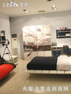 ��ϲ���{ɫ�رP