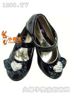 С���ú�ɫƤЬ