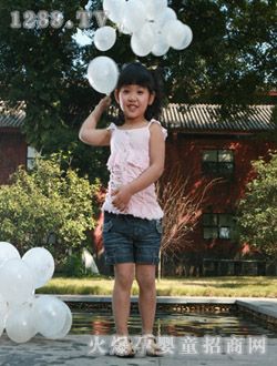 �����ܷ�ɫŮͯ��������