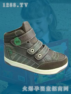 ������ɫ���e��Ь