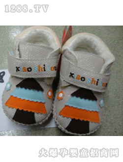 麗嬰房銀色松樹(shù)嬰兒鞋