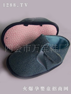 �ؐ���{ɫ�냺��Ь