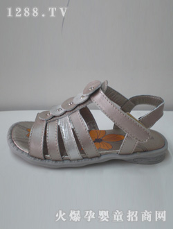 ��؈֮��(m��ng)Ůͯ���e��Ь