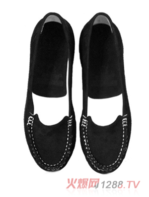 ������ɢ��Ь��ɫ