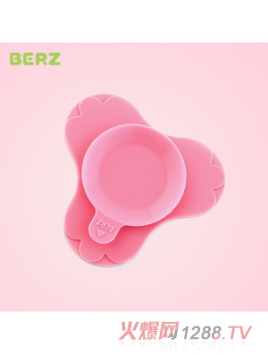 ؐ�σ�ͯ����z���P��ˤ���C���߷�ɫ