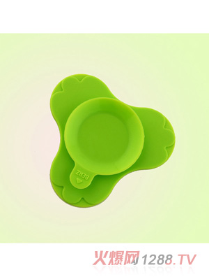 ؐ�σ�ͯ����z���P��ˤ���C���߾Gɫ